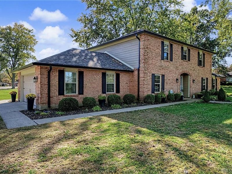 615 Queensgate Road, Springboro, OH 45066 Photo 2