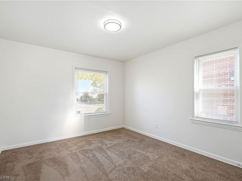 16220 Throckley Avenue, Cleveland, OH 44128 Photo 11