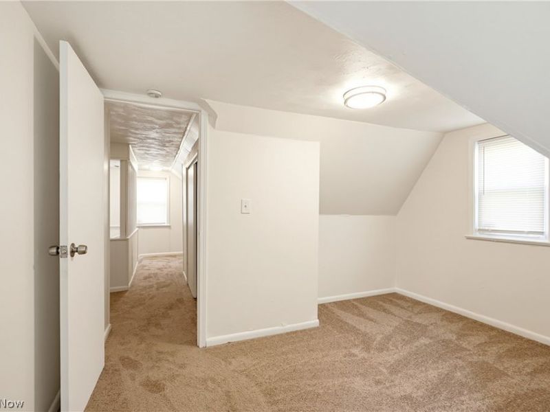 16220 Throckley Avenue, Cleveland, OH 44128 Photo 22