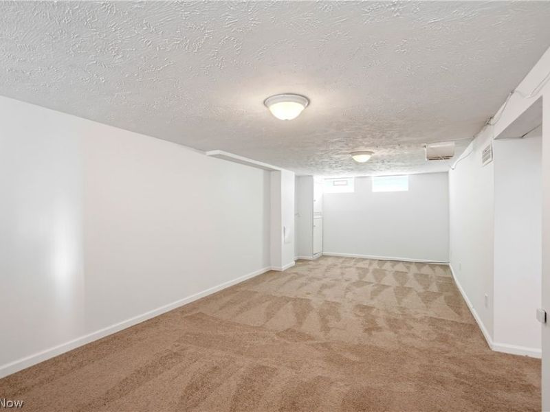16220 Throckley Avenue, Cleveland, OH 44128 Photo 23