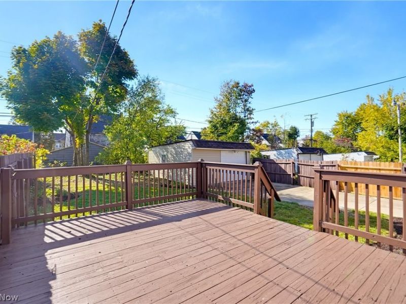 16220 Throckley Avenue, Cleveland, OH 44128 Photo 4