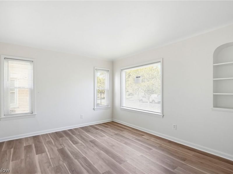 16220 Throckley Avenue, Cleveland, OH 44128 Photo 5