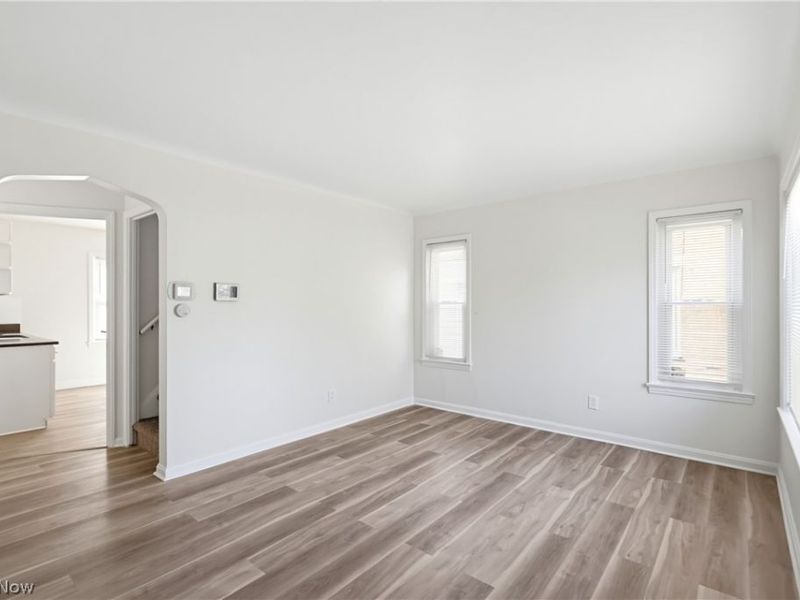 16220 Throckley Avenue, Cleveland, OH 44128 Photo 6
