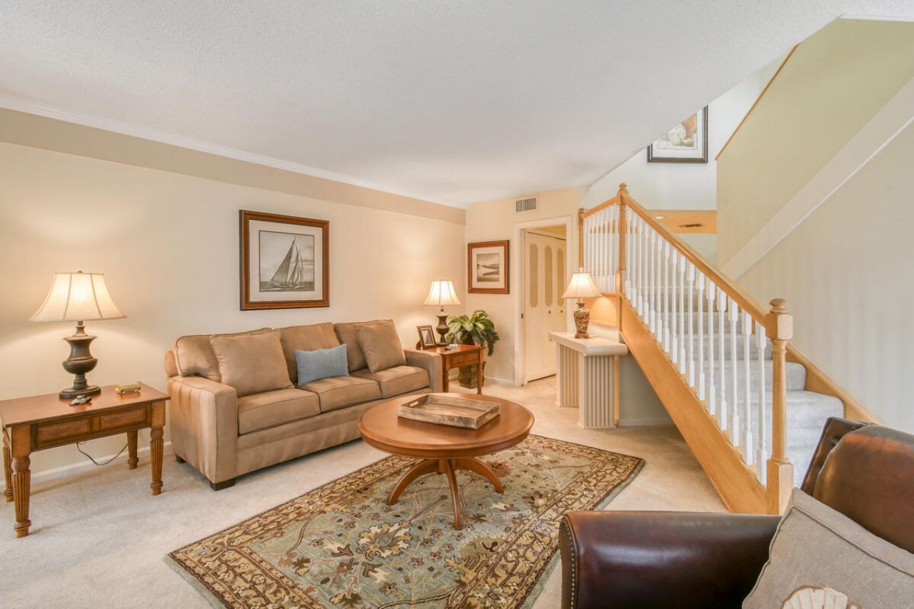 28 Uno Lago Drive, Juno Beach, FL 33408 Photo