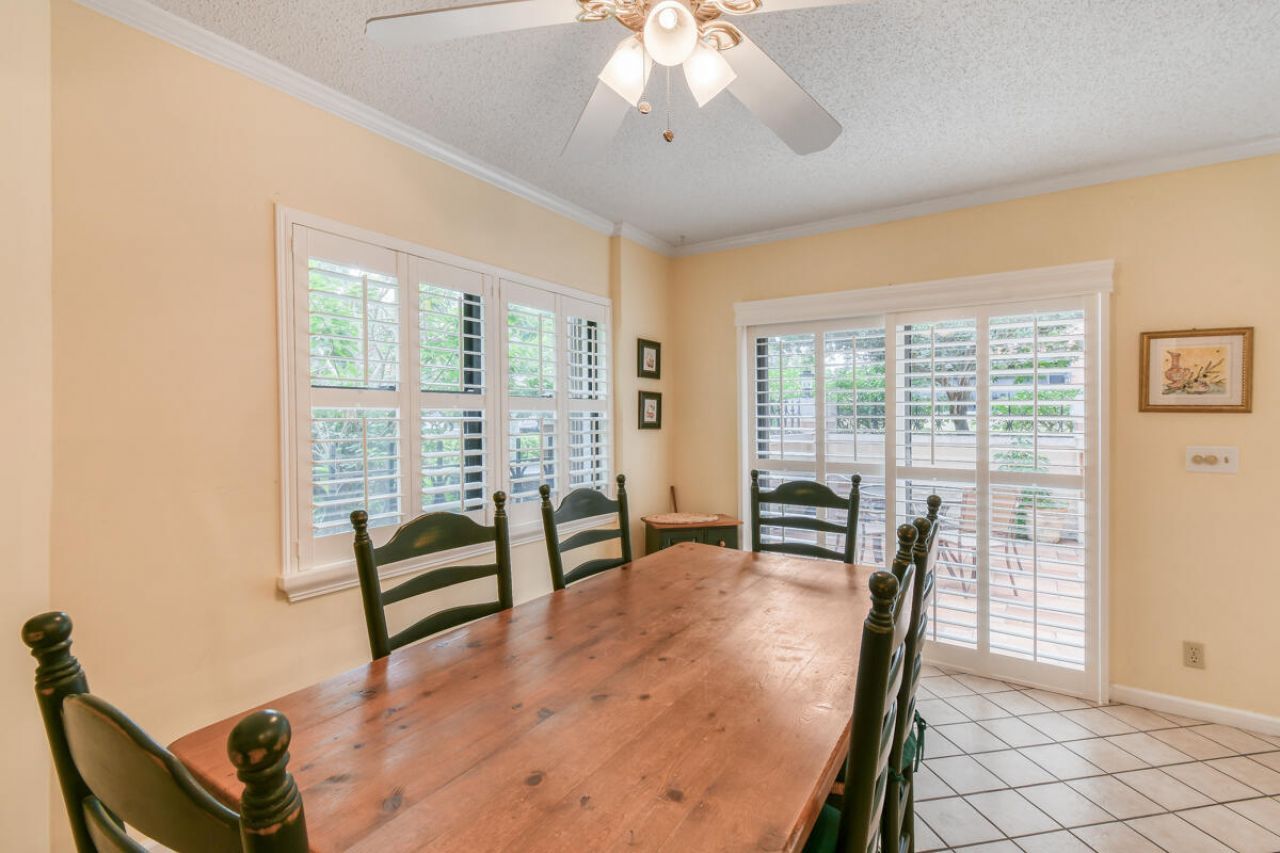 28 Uno Lago Drive, Juno Beach, FL 33408 Photo