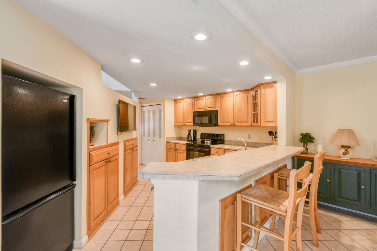 28 Uno Lago Drive, Juno Beach, FL 33408 Photo