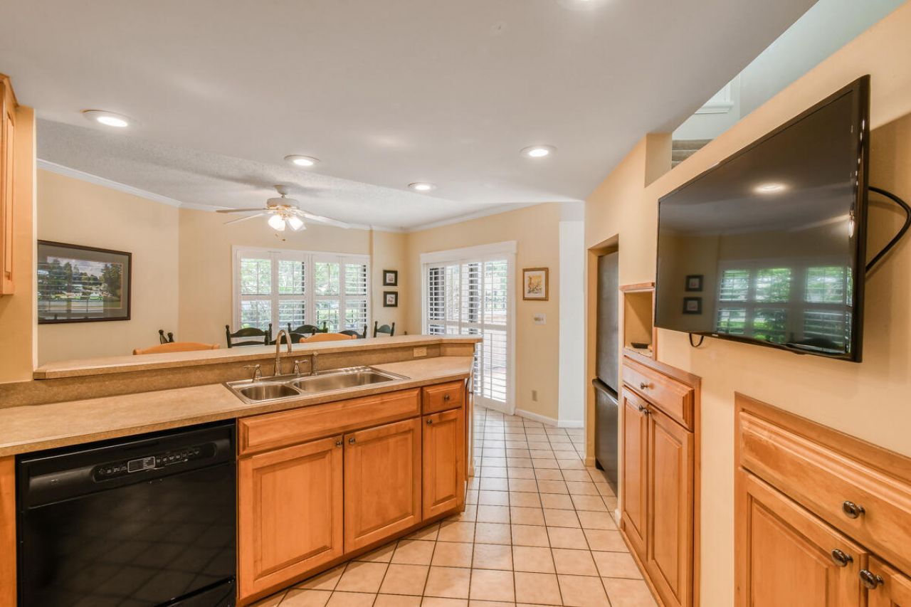 28 Uno Lago Drive, Juno Beach, FL 33408 Photo