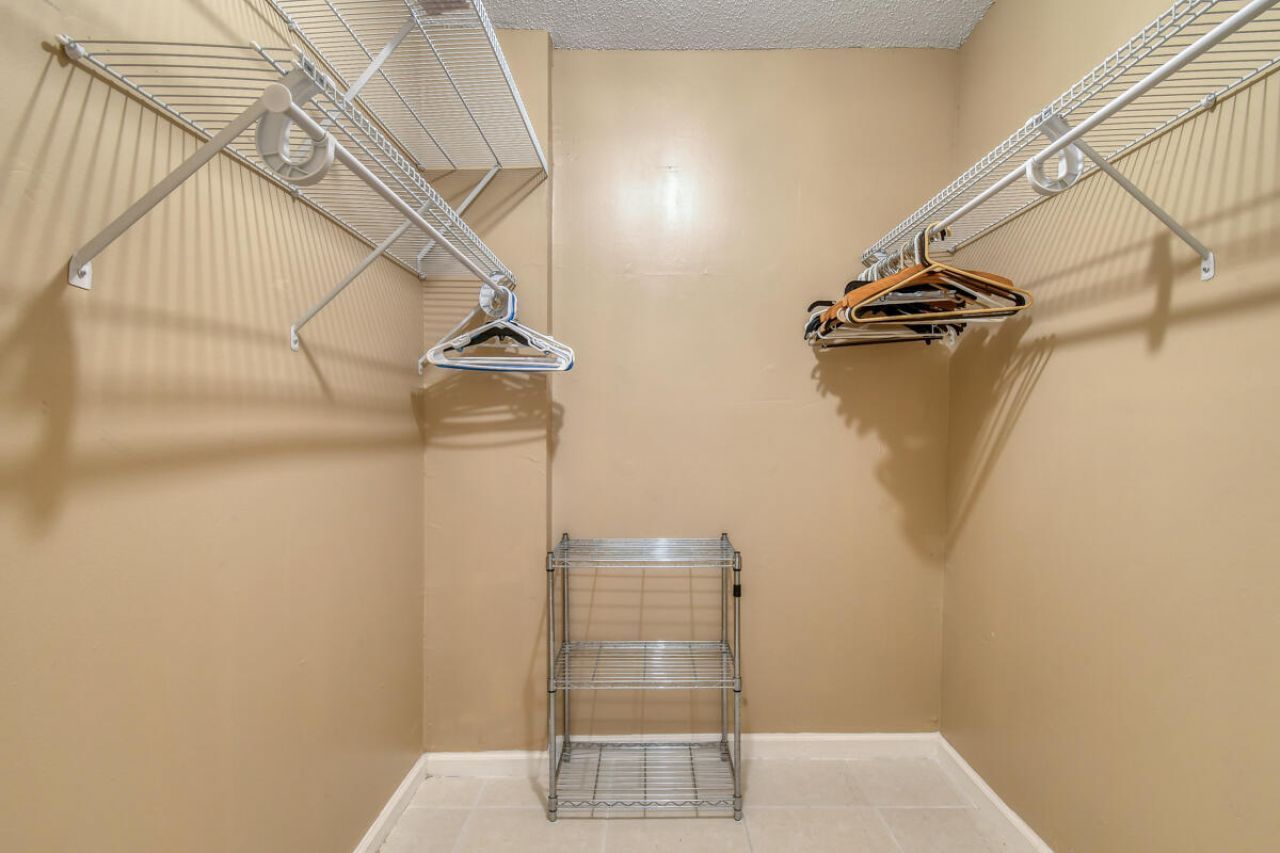 28 Uno Lago Drive, Juno Beach, FL 33408 Photo