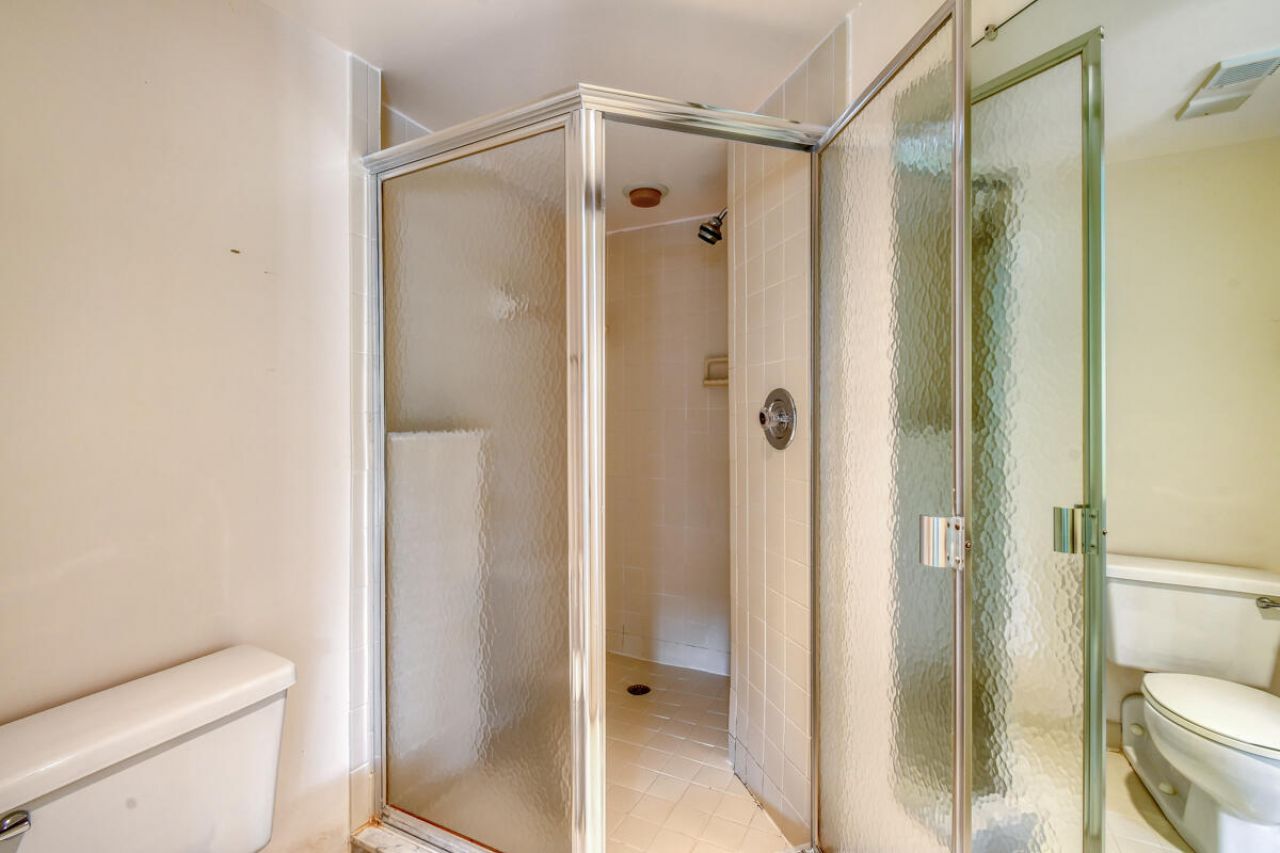 28 Uno Lago Drive, Juno Beach, FL 33408 Photo