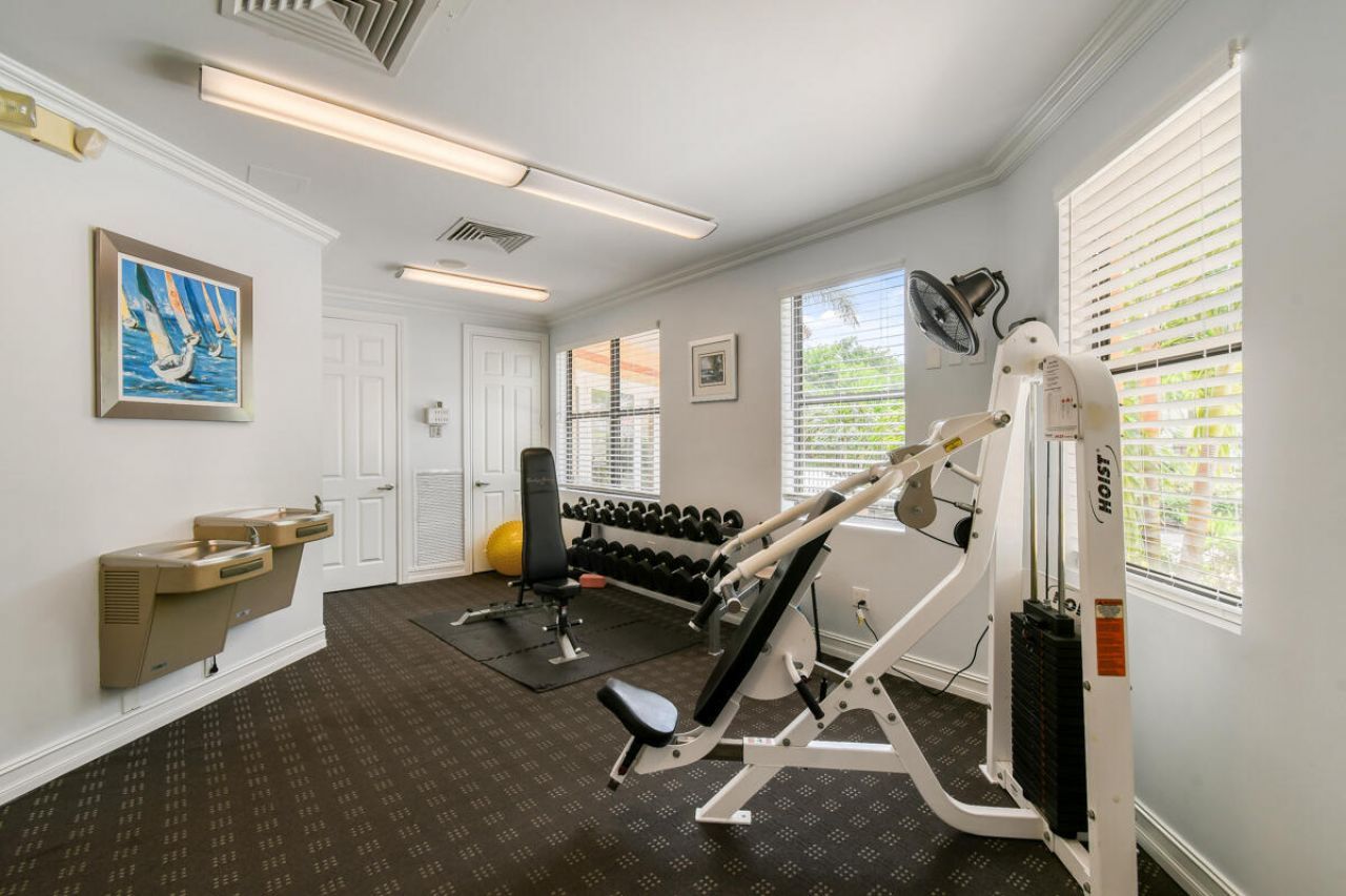28 Uno Lago Drive, Juno Beach, FL 33408 Photo