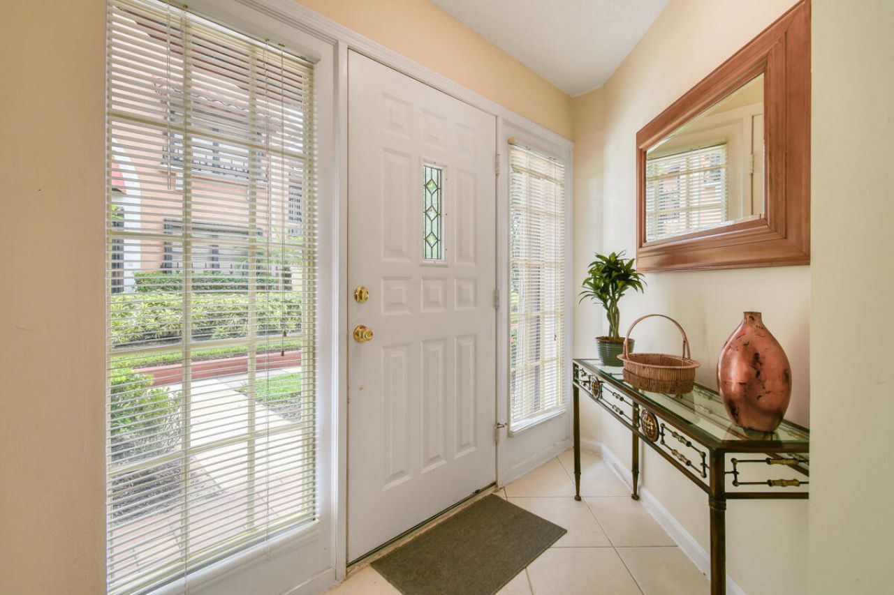 28 Uno Lago Drive, Juno Beach, FL 33408 Photo