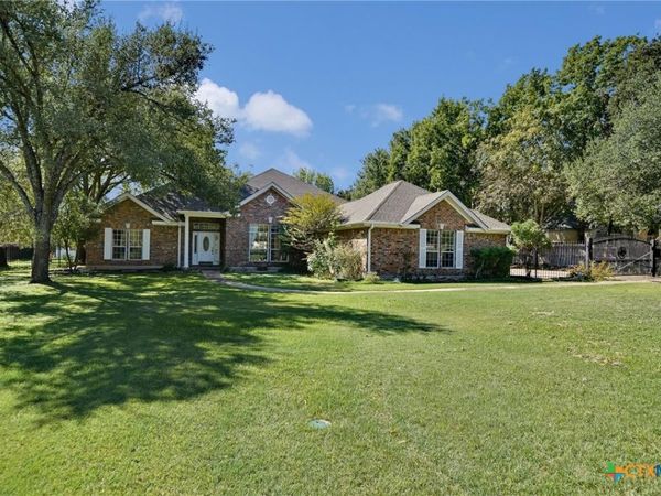 2114 Live Oak Circle, Round Rock, TX 78681