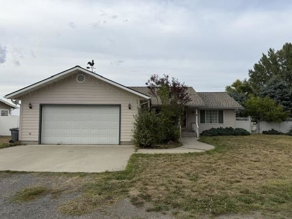 223 E Evergreen Dr, Kettle Falls, WA 99141