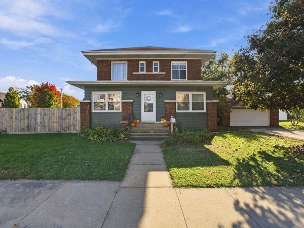 112 SE 2nd Avenue, Waverly, IA 50677