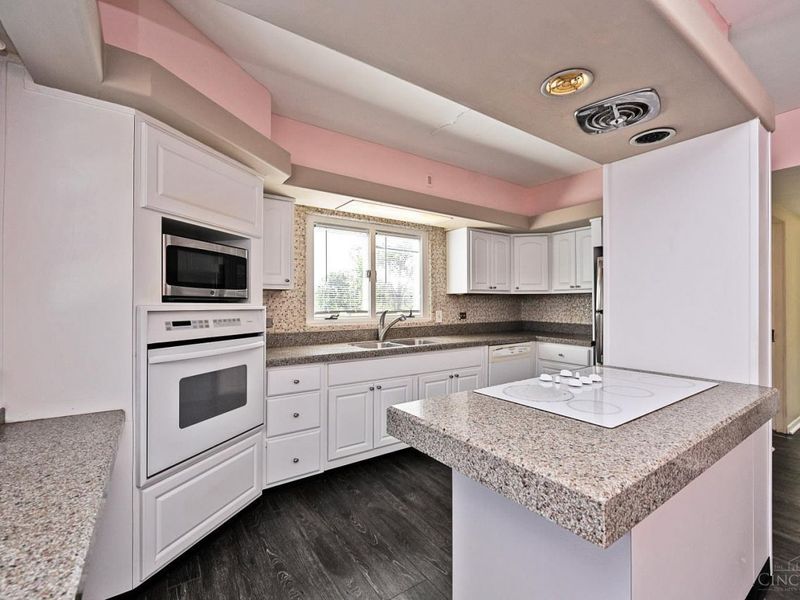 3067 Kleeman Court, Green Township, OH 45211 Photo 12