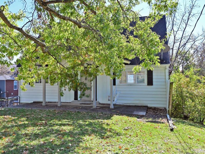 3067 Kleeman Court, Green Township, OH 45211 Photo 2