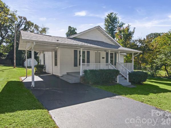 628 E Front Street , Statesville, NC 28677