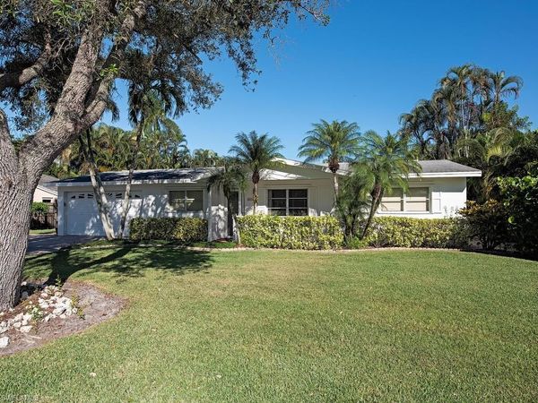 271 1st AVE S, NAPLES, FL 34102