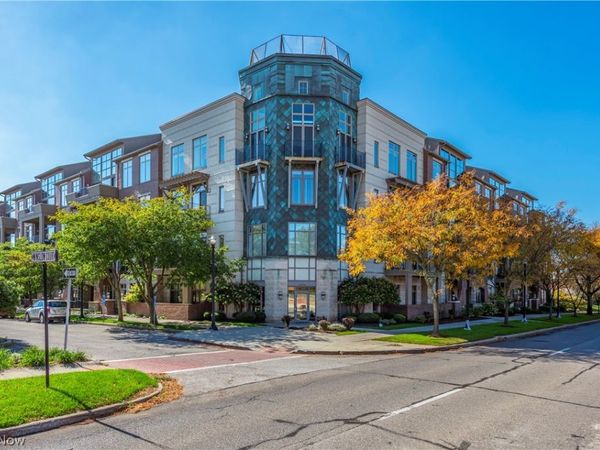 16800 Van Aken Boulevard , Unit 413, Shaker Heights, OH 44120
