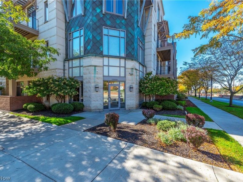 16800 Van Aken Boulevard , Unit 413, Shaker Heights, OH 44120 Photo 2