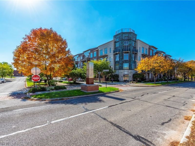 16800 Van Aken Boulevard , Unit 413, Shaker Heights, OH 44120 Photo 3