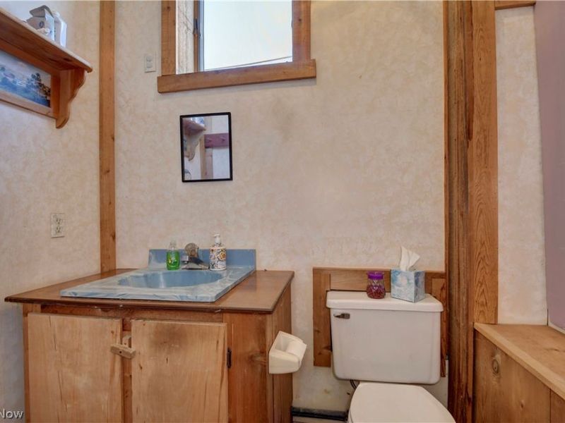 118 Factory Street SE, Sugarcreek, OH 44681 Photo 4