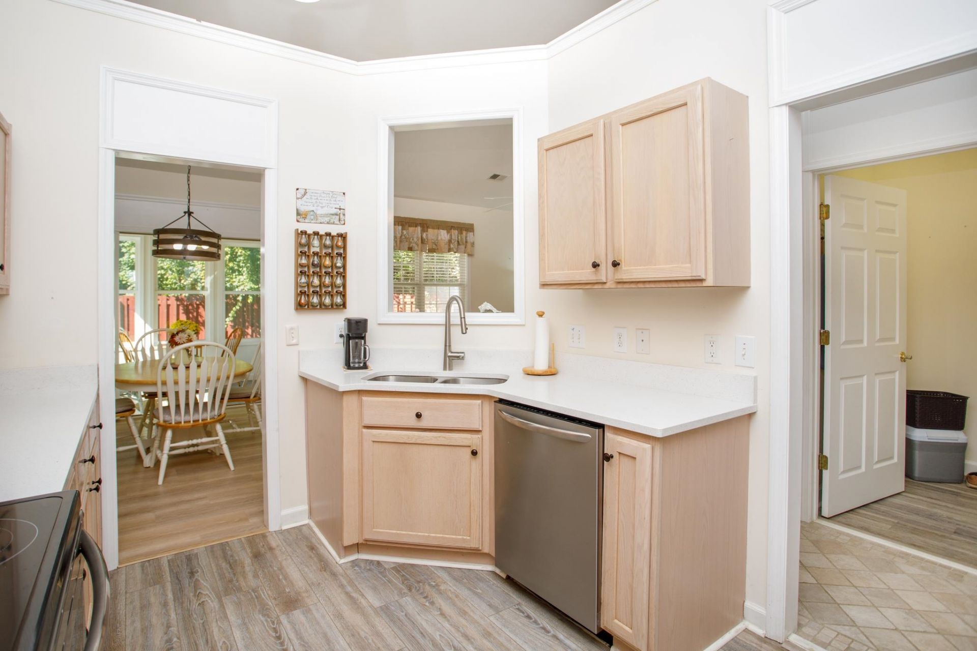2602 Clearwater St. Photo 9