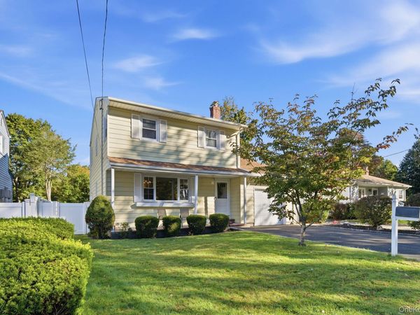 249 E 17th Street , Huntington Station, NY 11746