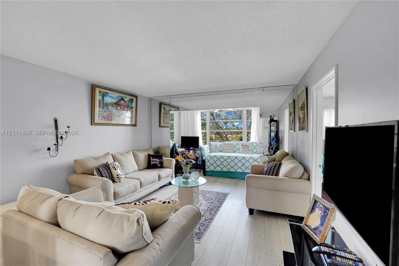 7891 N Sunrise Lakes Dr , Unit 310, Sunrise, FL 33322 Photo