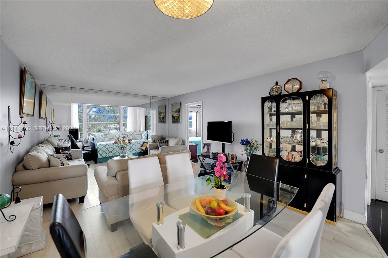 7891 N Sunrise Lakes Dr , Unit 310, Sunrise, FL 33322 Photo