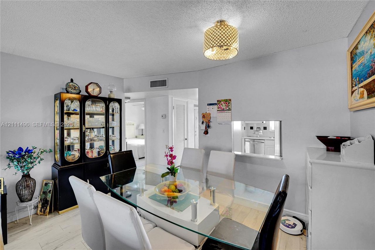 7891 N Sunrise Lakes Dr , Unit 310, Sunrise, FL 33322 Photo