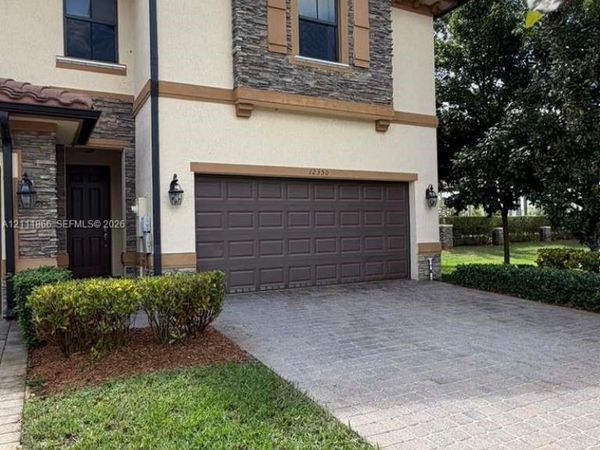 12350 S Village Cir , Davie, FL 33325