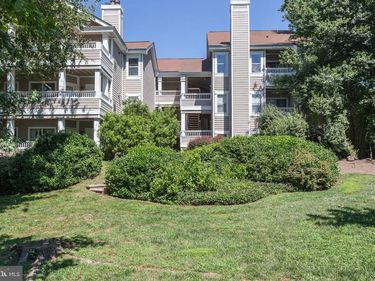 14321 CLIMBING ROSE WAY , Unit 302, CENTREVILLE, VA 20121
