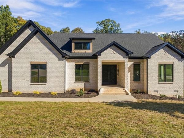 132 Glen Brooke Lane , King, NC 27021