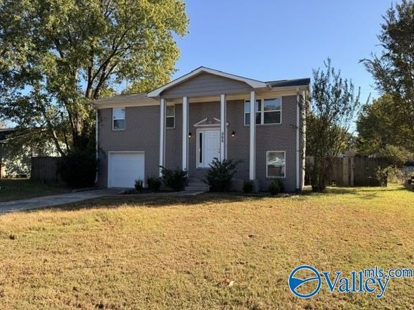 305 Larkwood Drive, Decatur, AL 35601