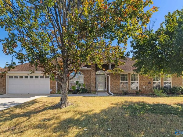 506 Summer Cove Circle NW, Madison, AL 35757