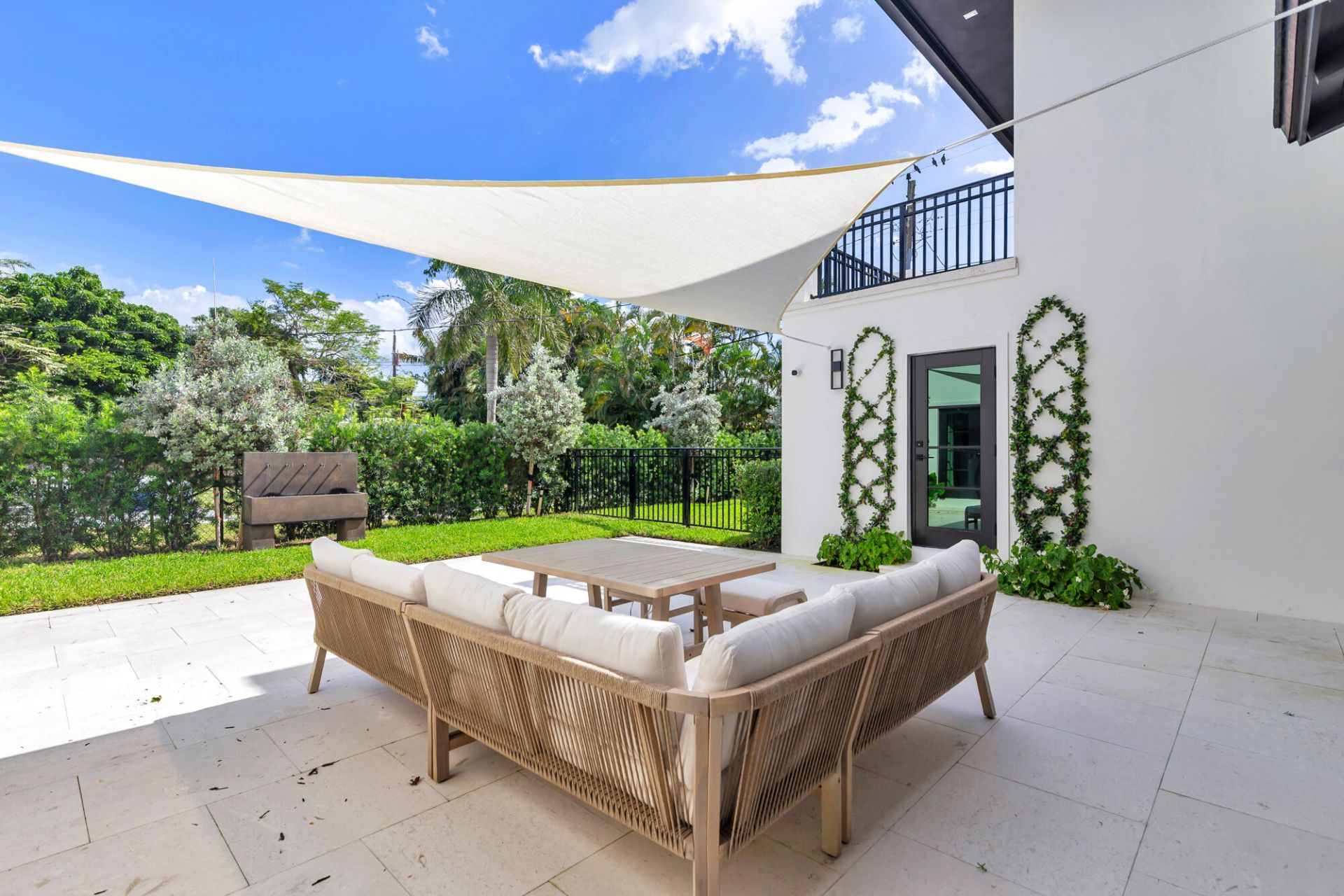 6840 Lake Avenue, West Palm Beach, FL 33405 Photo