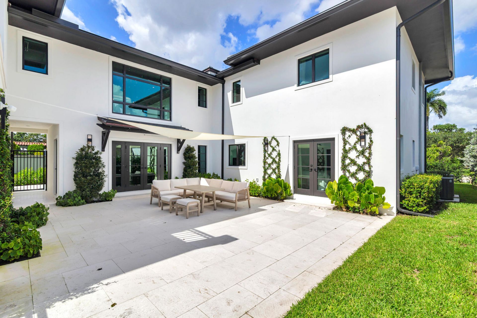 6840 Lake Avenue, West Palm Beach, FL 33405 Photo