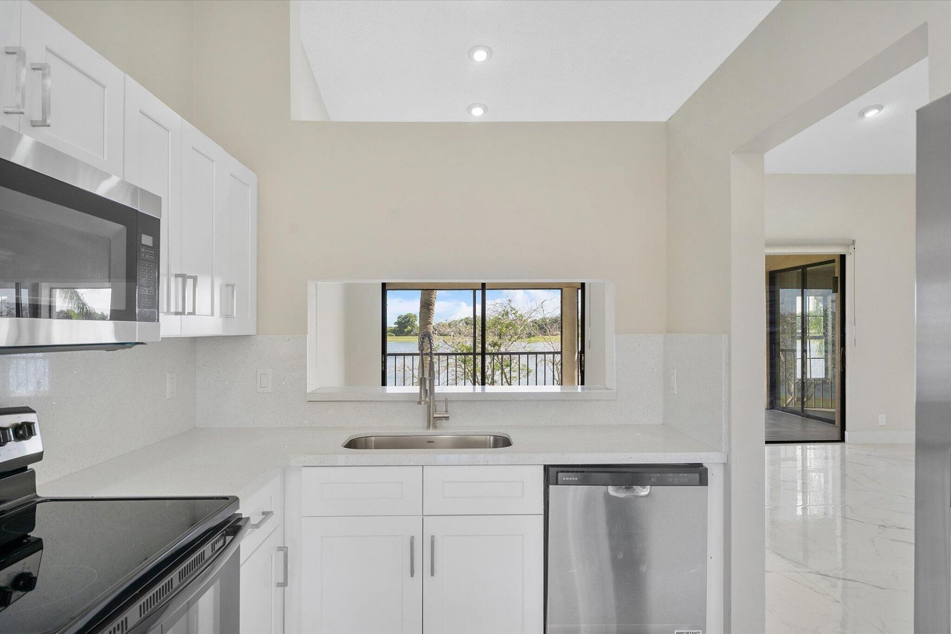 10890 Lakemore Lane, Unit 201, Boca Raton, FL 33498 Photo