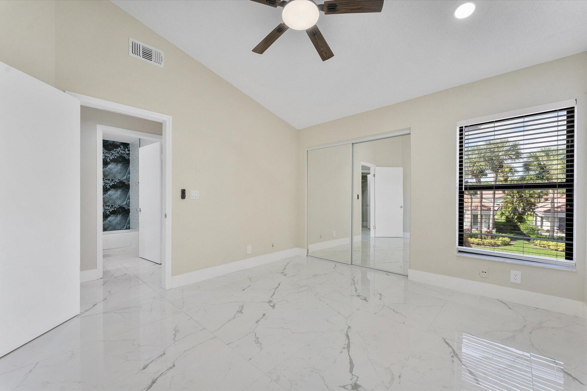 10890 Lakemore Lane, Unit 201, Boca Raton, FL 33498 Photo