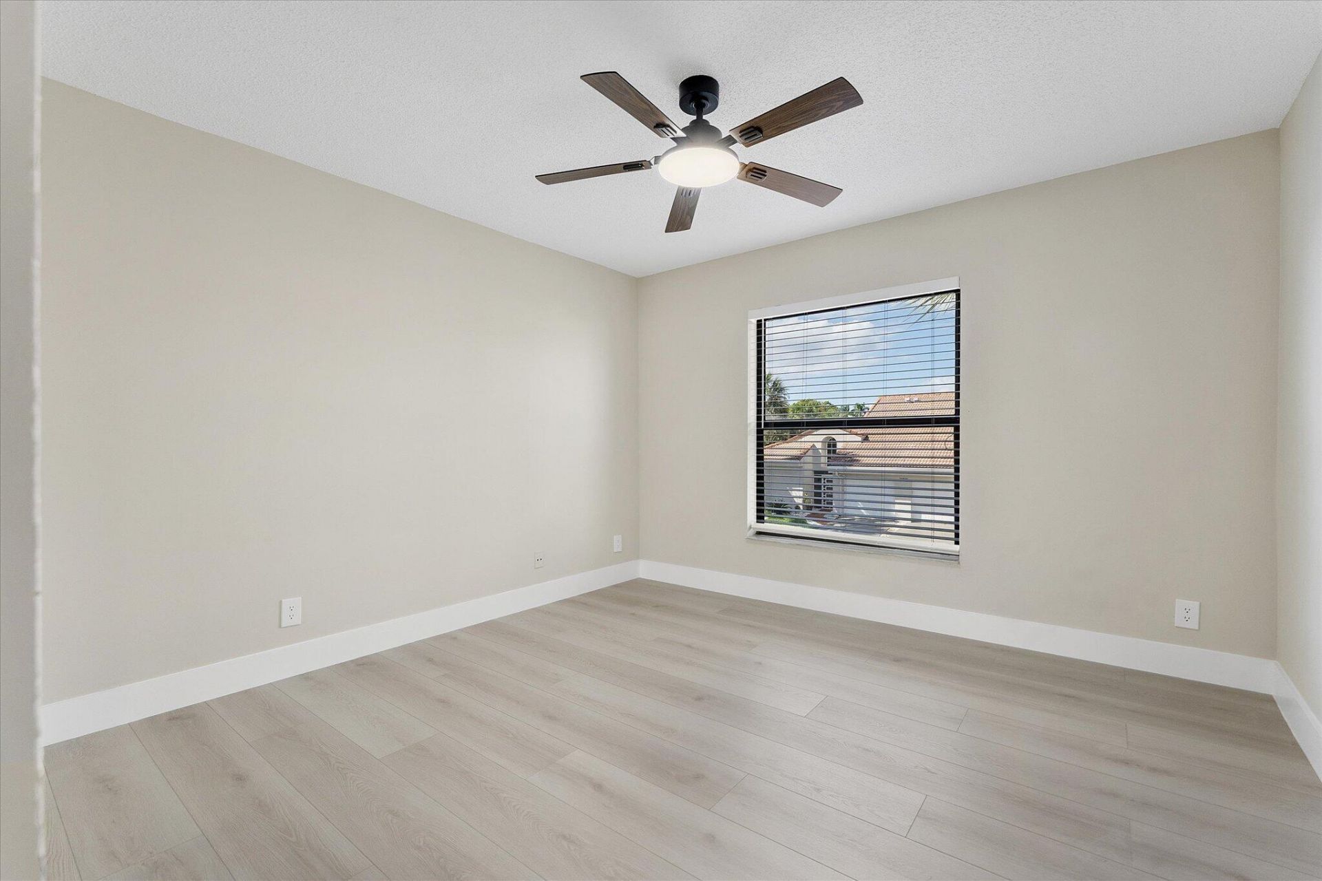 10890 Lakemore Lane, Unit 201, Boca Raton, FL 33498 Photo