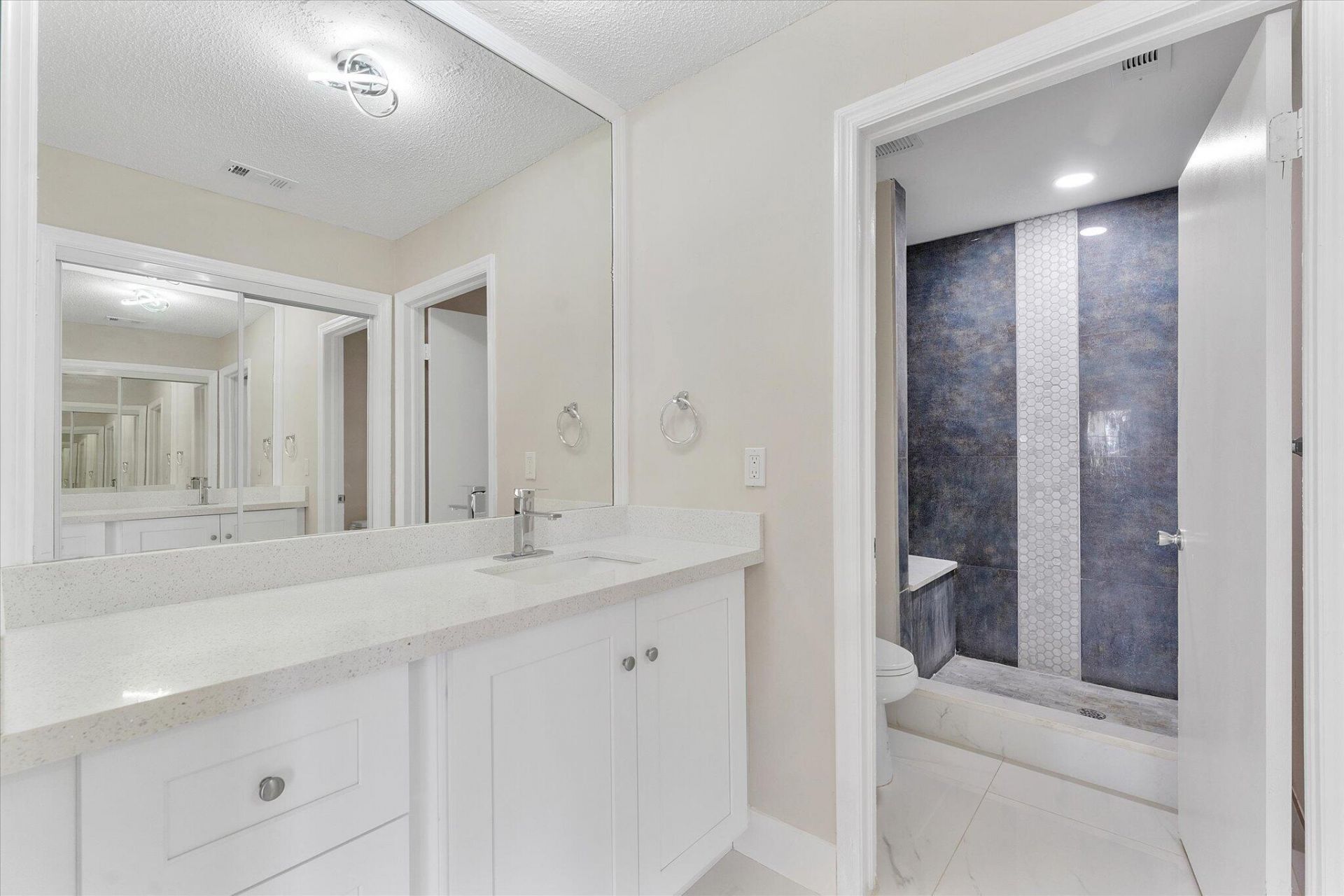 10890 Lakemore Lane, Unit 201, Boca Raton, FL 33498 Photo