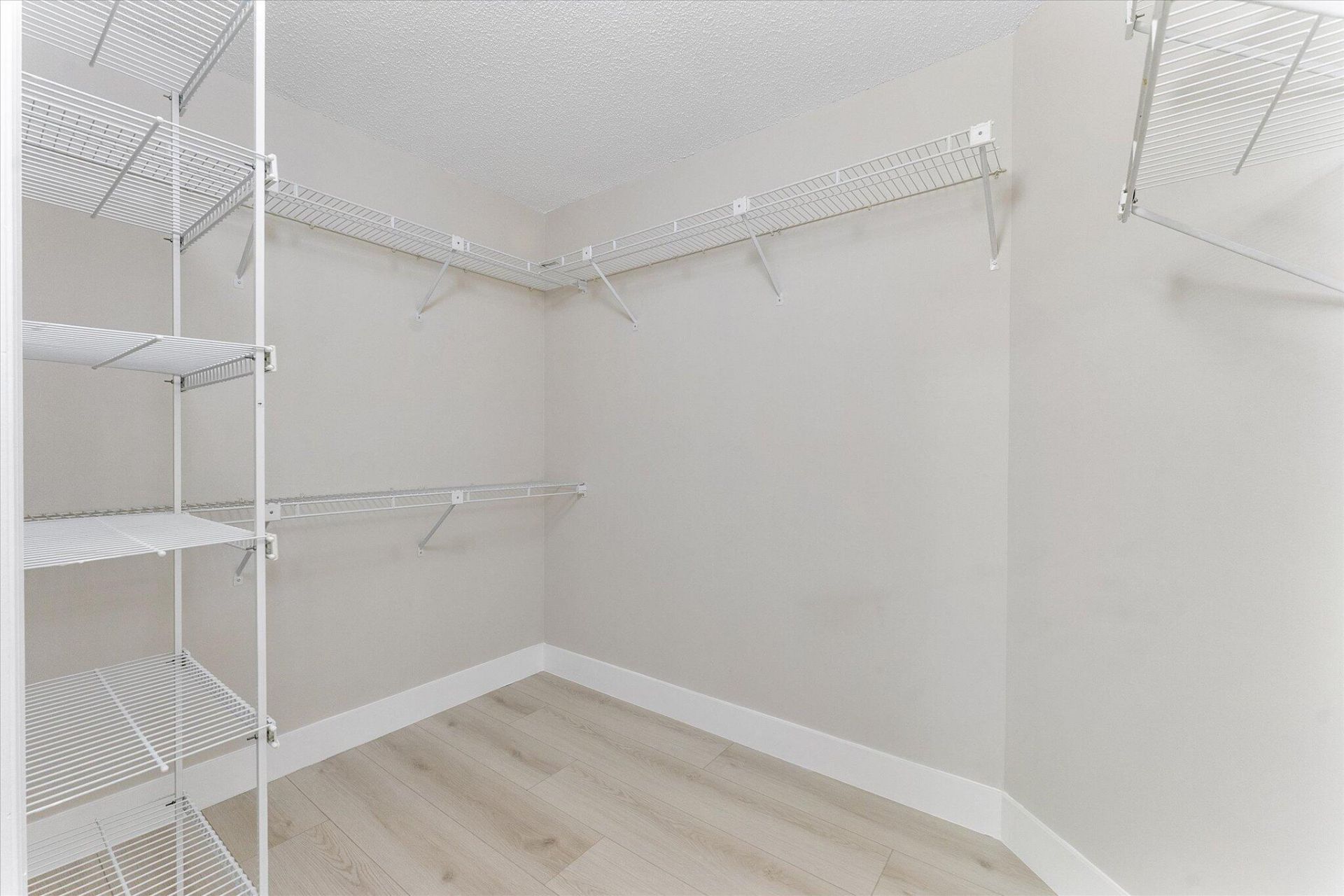 10890 Lakemore Lane, Unit 201, Boca Raton, FL 33498 Photo