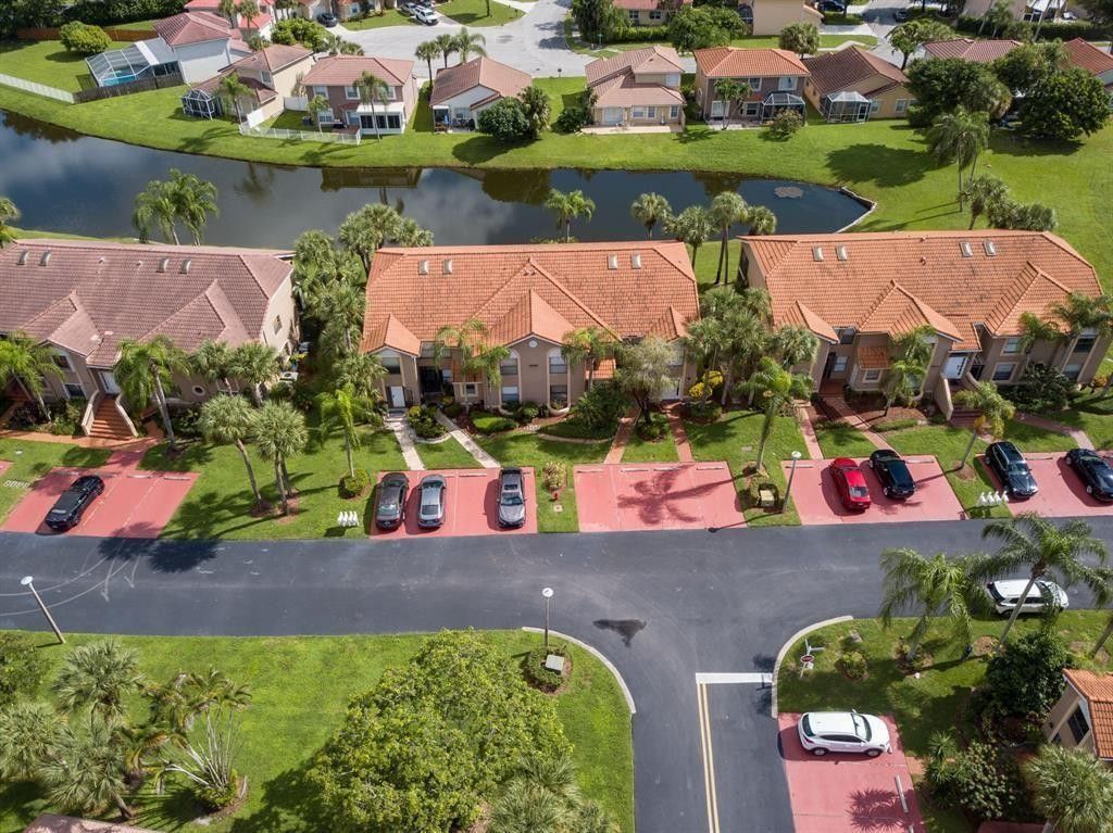 10890 Lakemore Lane, Unit 201, Boca Raton, FL 33498 Photo