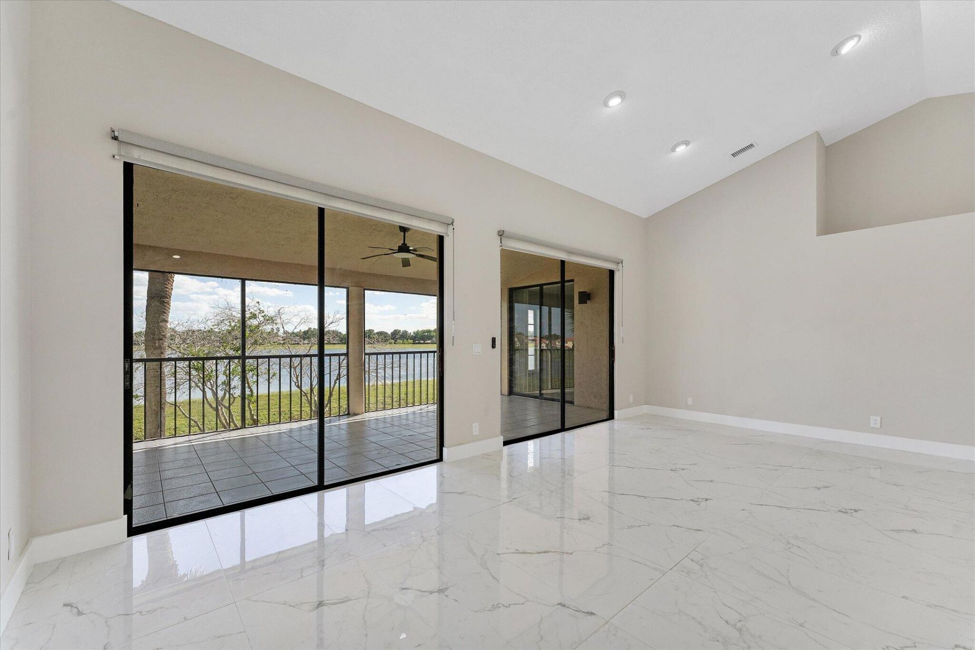 10890 Lakemore Lane, Unit 201, Boca Raton, FL 33498 Photo