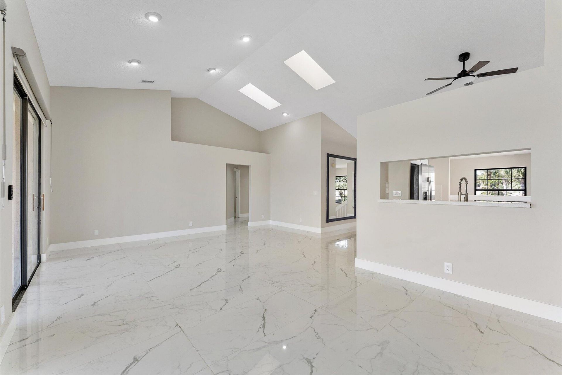 10890 Lakemore Lane, Unit 201, Boca Raton, FL 33498 Photo
