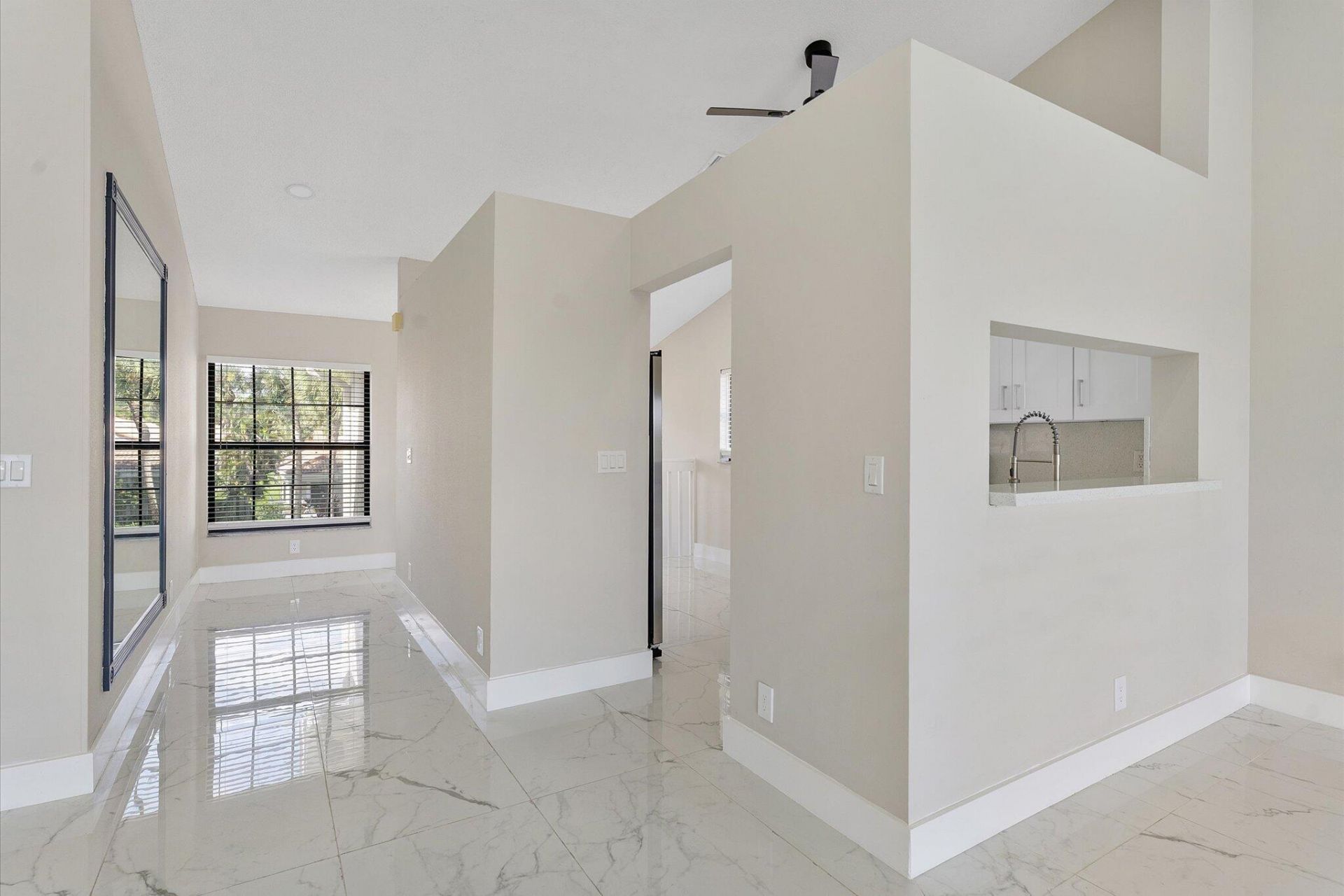 10890 Lakemore Lane, Unit 201, Boca Raton, FL 33498 Photo
