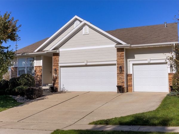 9355 Sugar Creek Drive, West Des Moines, IA 50266