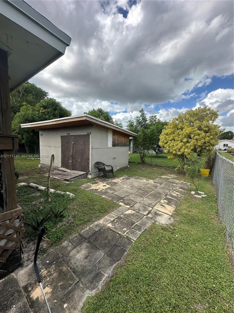 1564 W 20th St, Riviera Beach, FL 33404 Photo