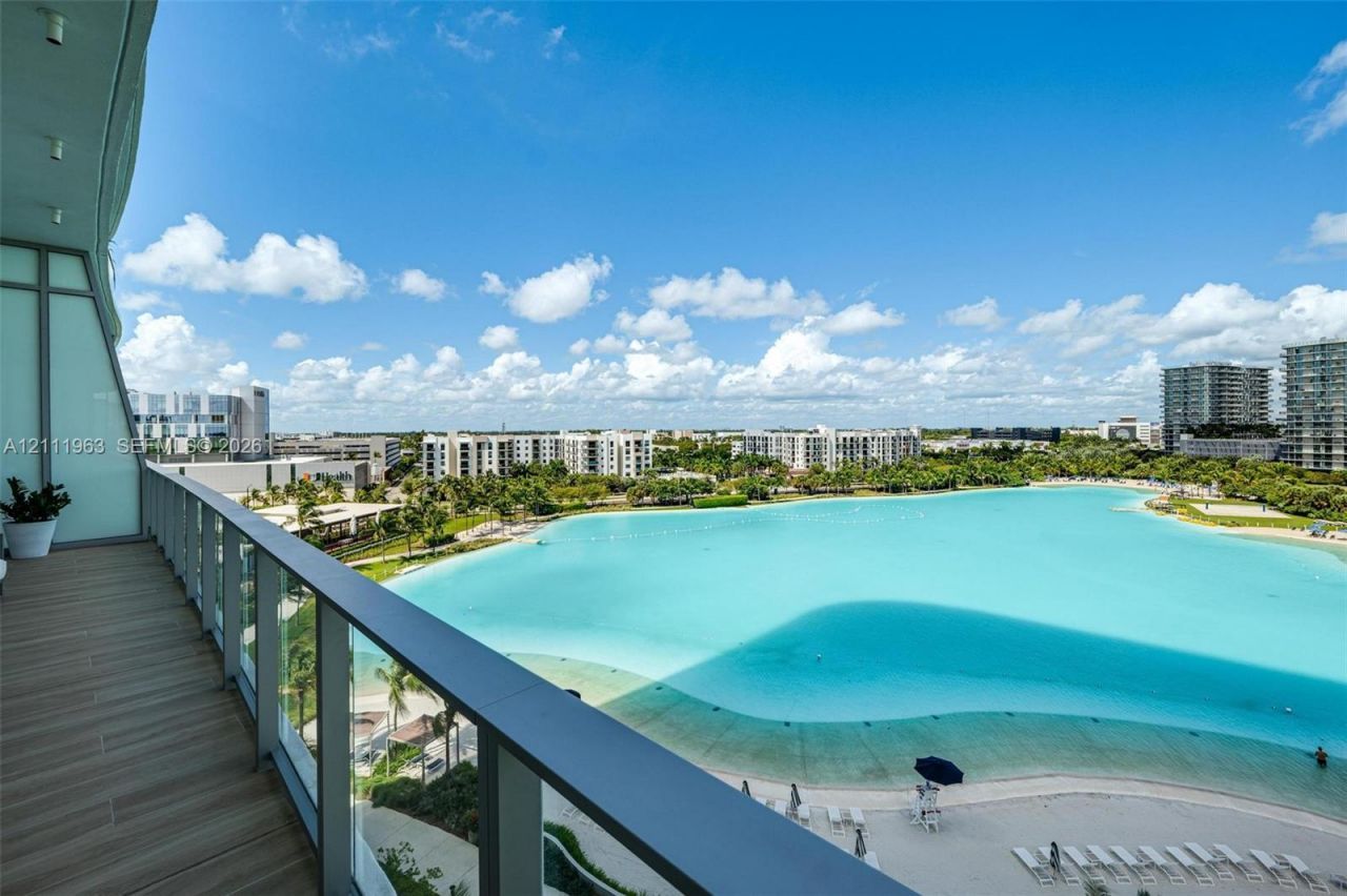 2411 Laguna Cir , Unit 2311, North Miami, FL 33180 Photo